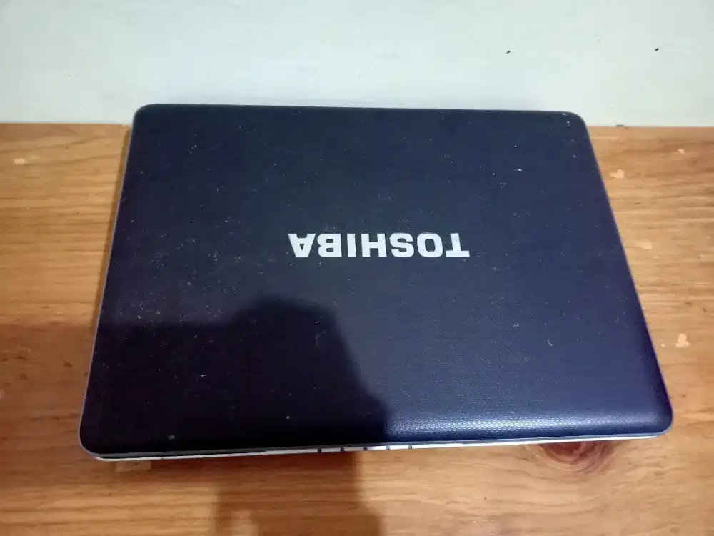 Laptop Toshiba bekas