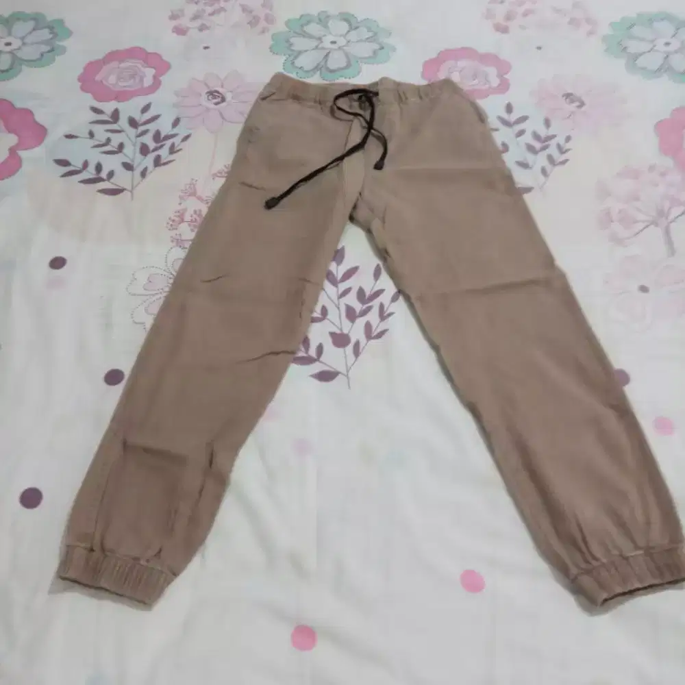 Celana Jogger R2 Pria Coklat Size L