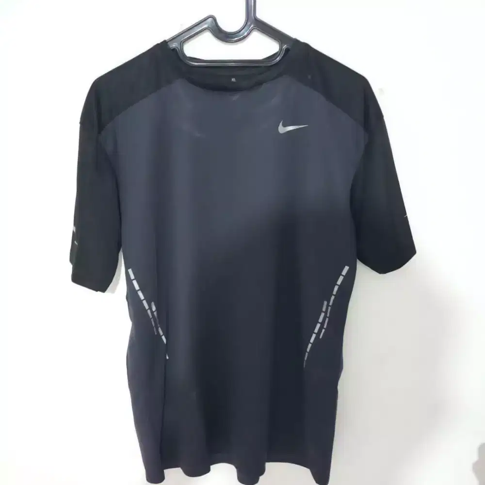 Kaos Pria Nike Dri Fit Size XL Gym Running Jogging
