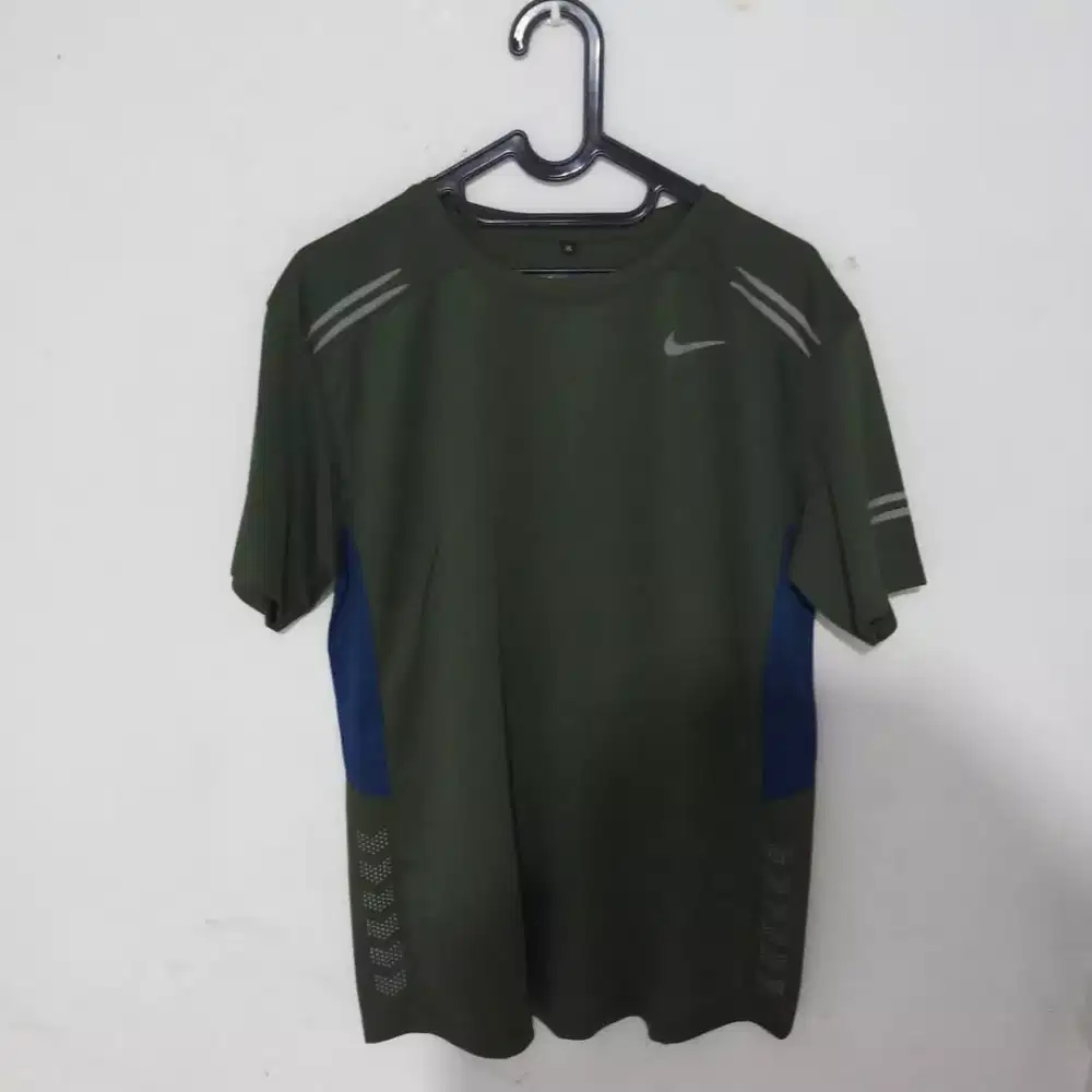 Kaos Pria Nike Dri Fit warna Green Army Size XL Gym Running Jogging