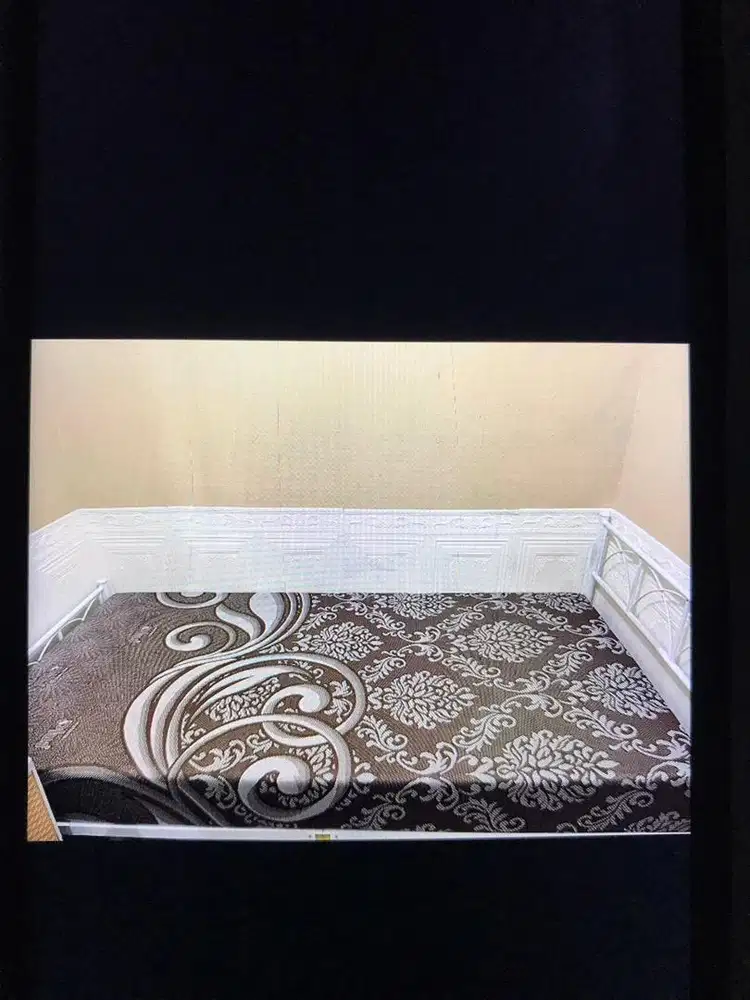 Whitney Tempat tidur metal putih