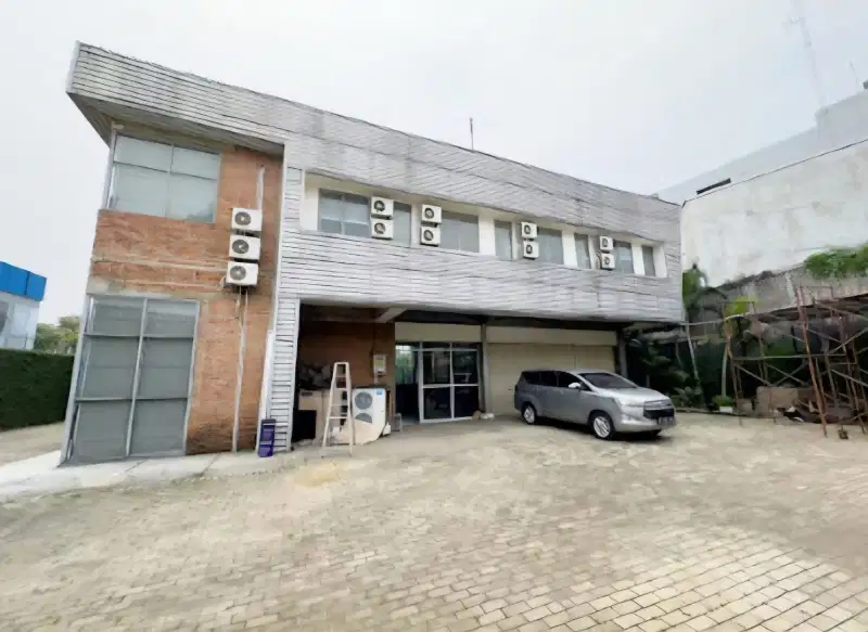 Dijual Gedung Ex Showroom Mobil Pinggir Jalan Gading Serpong Tangerang