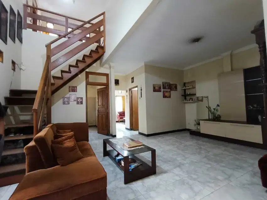 Rumah di Jl. Sriwenda, BKR - Kota Bandung