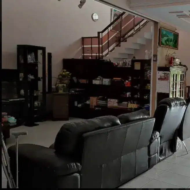 Rumah luas pinggir jalan raya Bogor baru