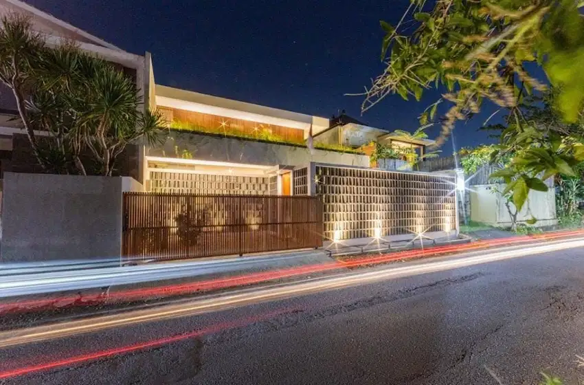 Brand New Villa 2 lantai yang Berlokasi Jalan Utama Bidadari Seminyak