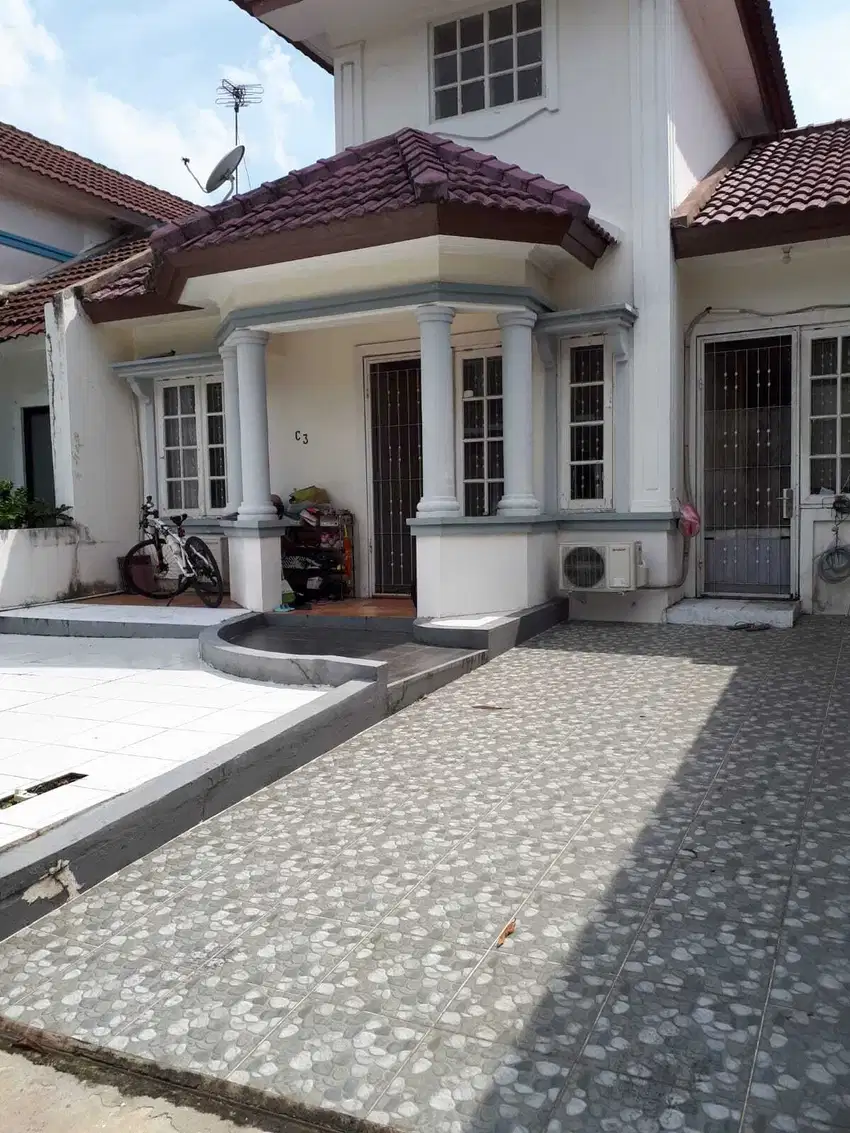 Rumah Deltamas Cikarang Cluster Hawai Luas 136 Rp.45 Jt / Tahun Nego