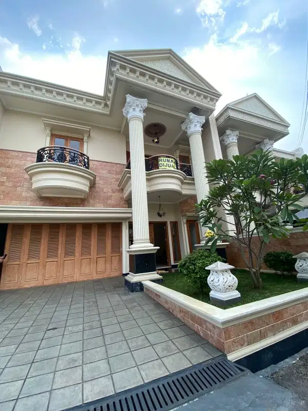 Rumah Mewah Brand New Classic di Rempoa Siap Huni