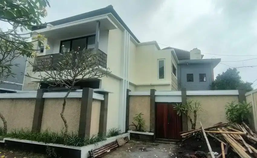 Dijual rumah lantai 2 taman nusantara Jimbaran