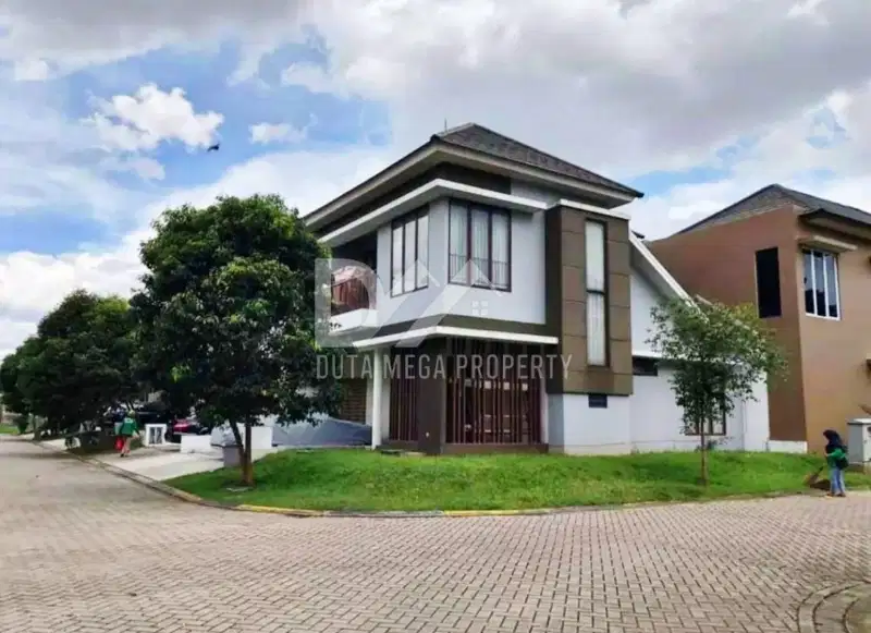 Rumah Hook Dijual Cepat di Graha Raya