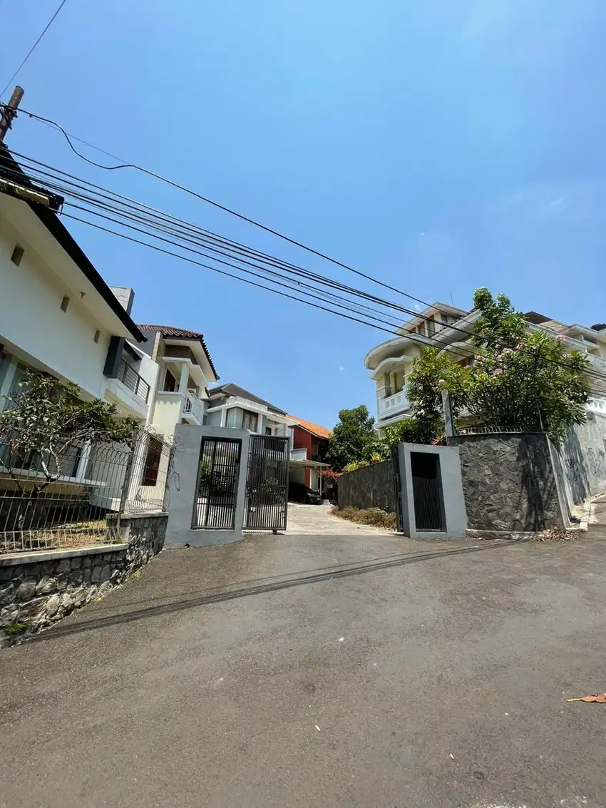 Rumah Nyaman Full Furnished Sayap Dago dekat Sheraton