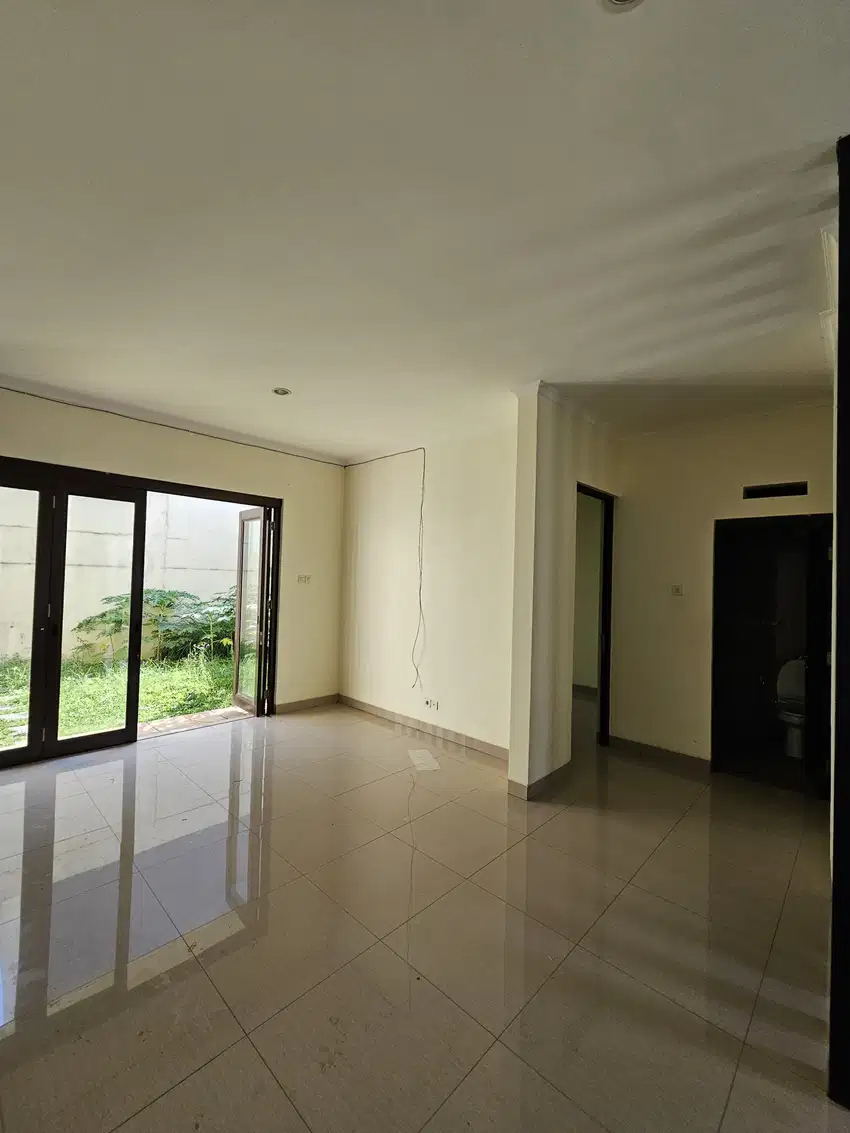 Dijual cepat rumah dekat Taman dekat Satpam di Cluster Arana Harapan I
