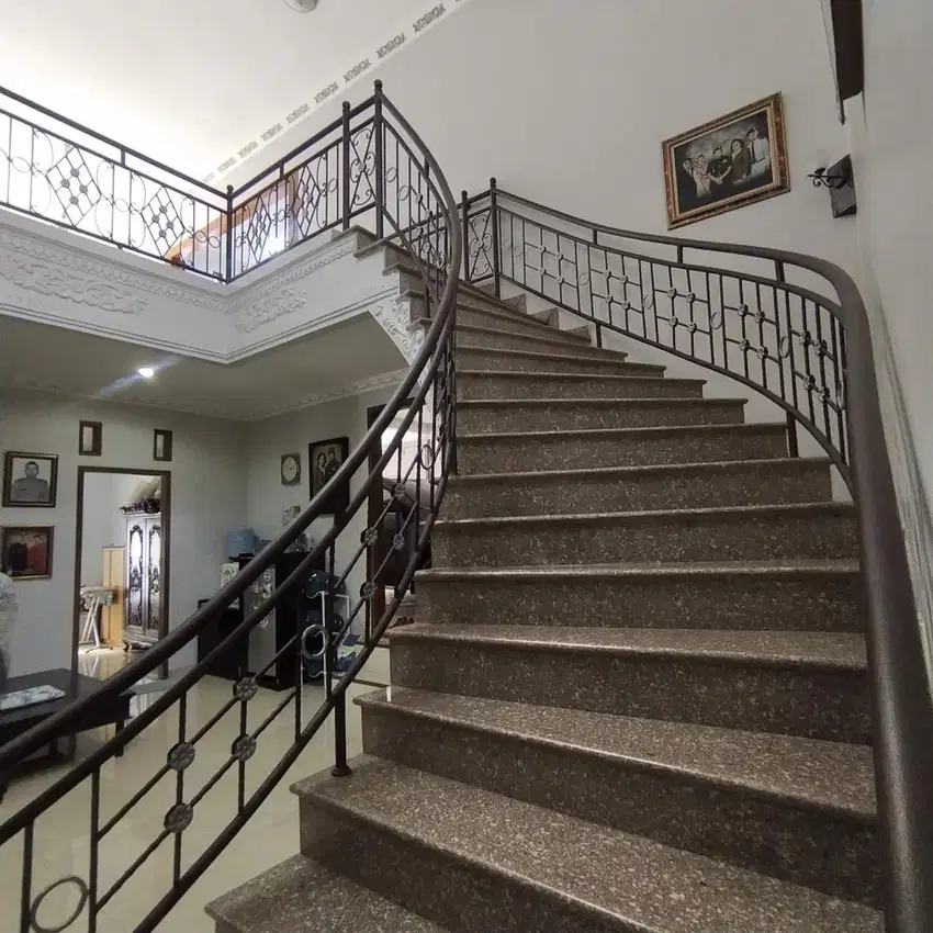 Rumah Hook Cantik siap huni di Komplek Ciwaruga Bandung