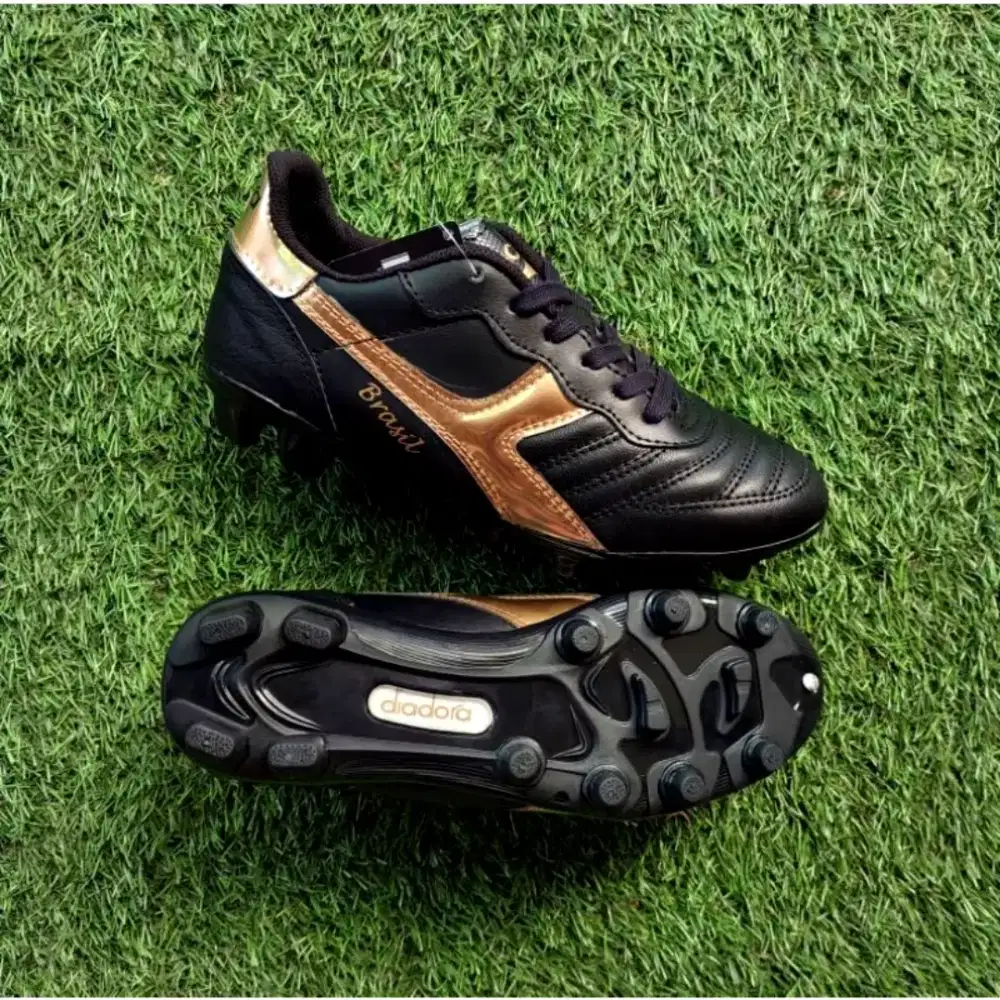 Sepatu bola DIADORA dewasa kulit asli (KIRIM COD)