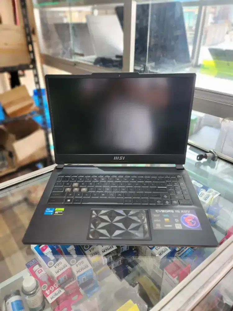 MSI CYBORG 15 core i5 GEN 12TH. Ram.16Gb. Ssd 512Gb + 1TB. RTX 4050