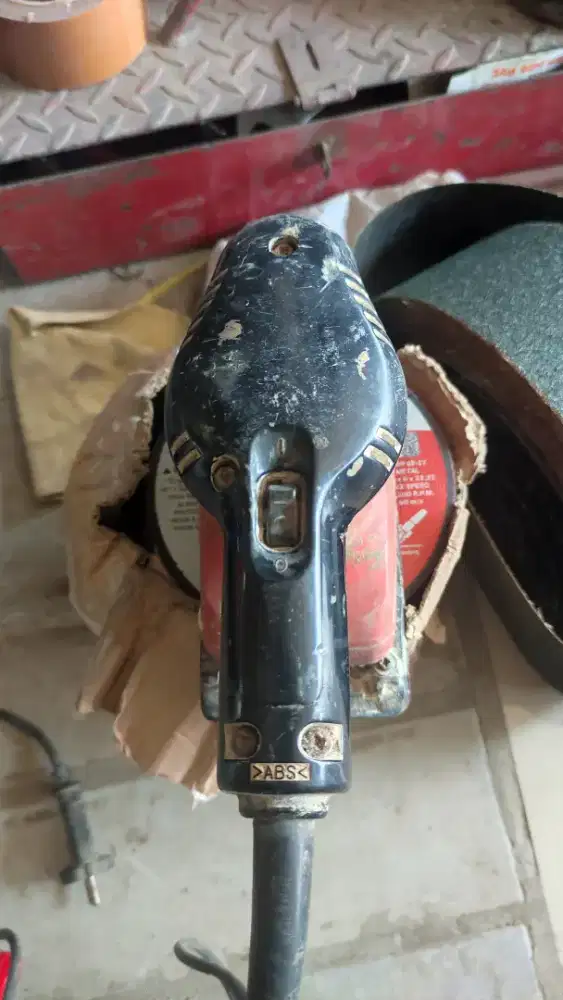 MESIN GOSOK AMPLAS BELT SENDER MAKTEC MT921 180 WATT