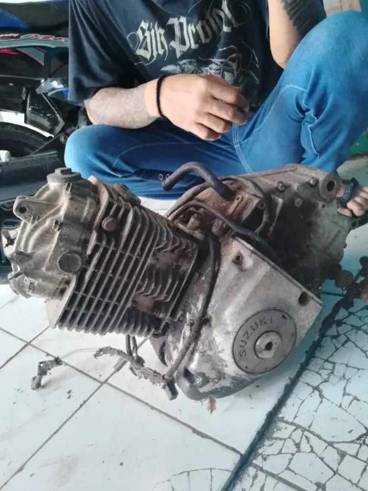 Mesin motor Suzuki Thunder