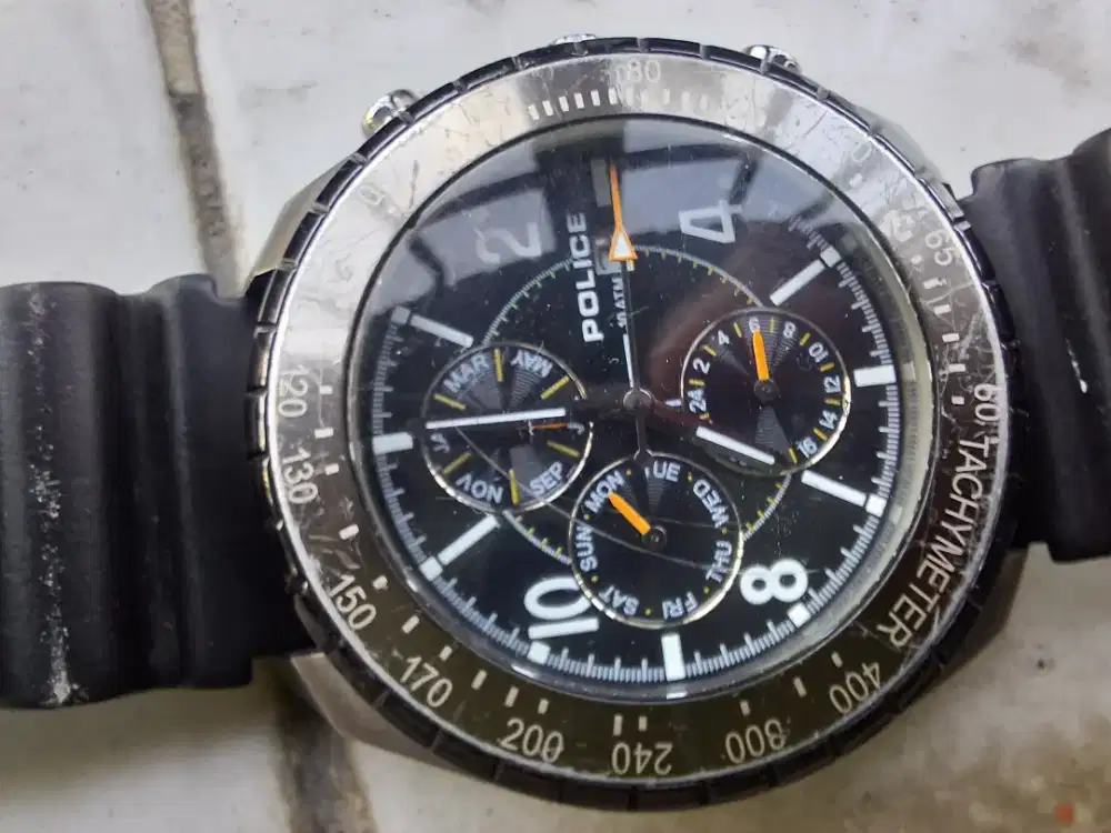 Jam tangan cowok Police Timepieces