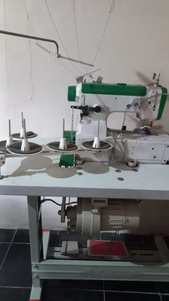 Mesin Jahit Overdeck