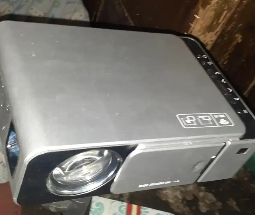 LeD Proyektor Mirroring Android unic t6 like New, no.infocus toshiba