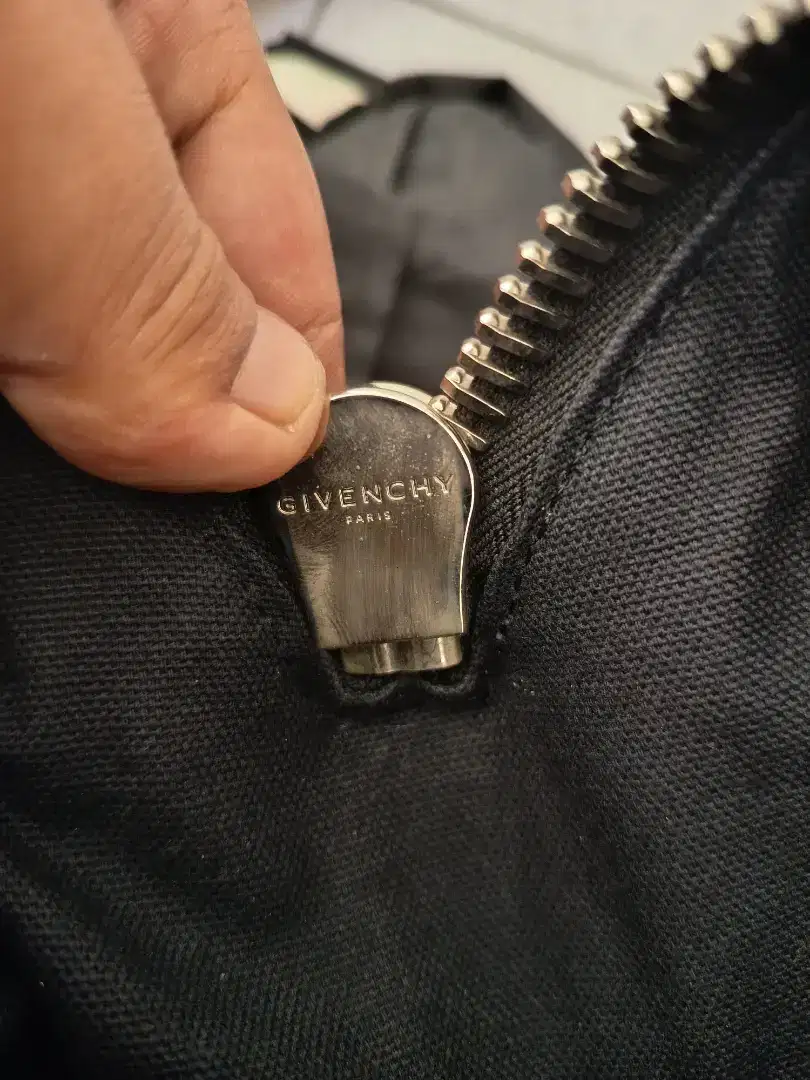 GIVENCHY 3C C 0145