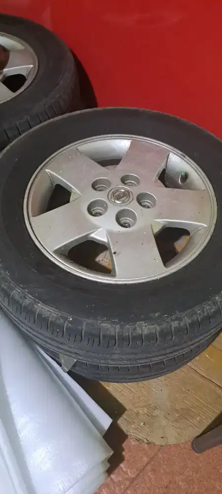 Jual velg dan ban serena c24 R15