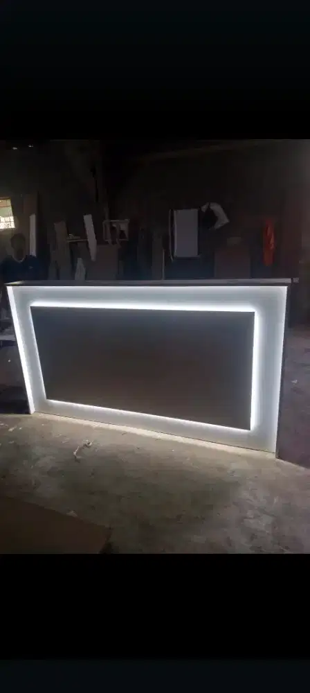 - Meja Resepsionis lampu/ Meja Kasir Lampu / Meja Toko Lampu