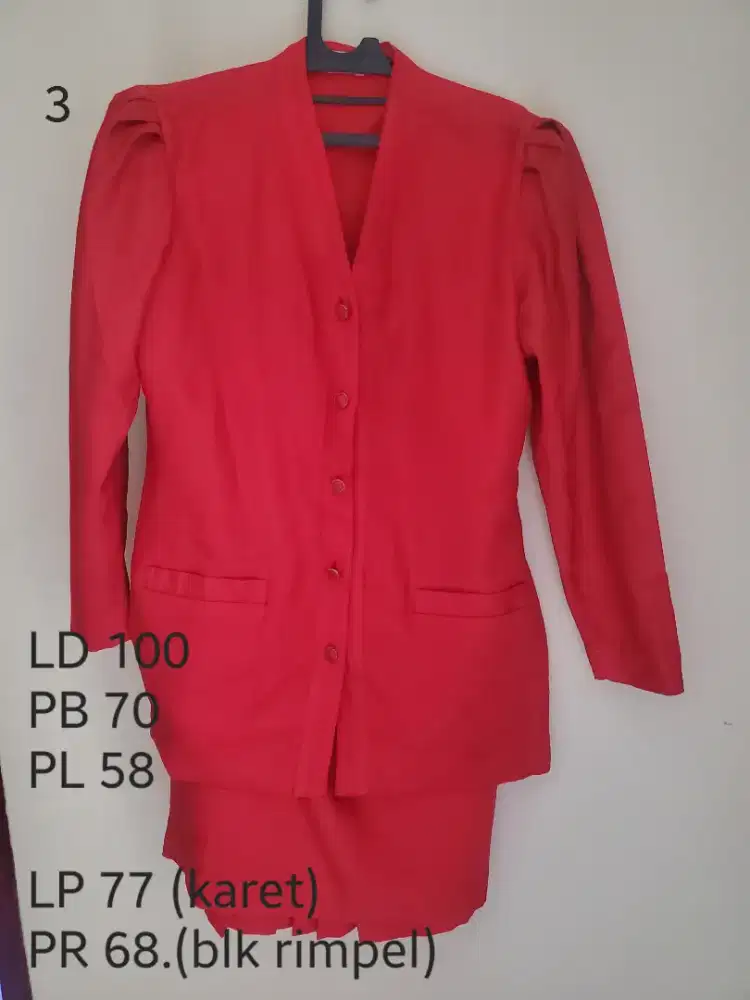 Setelan jas wanita