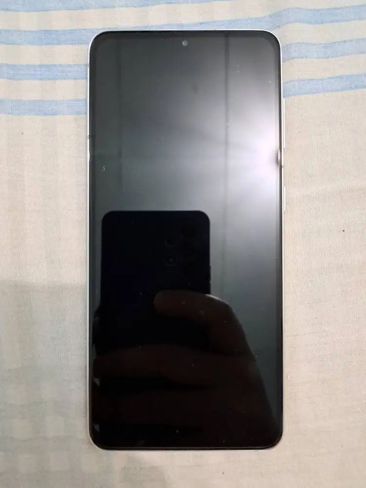 Samsung Galaxy S21 5G 8/256GB Warna Phantom White