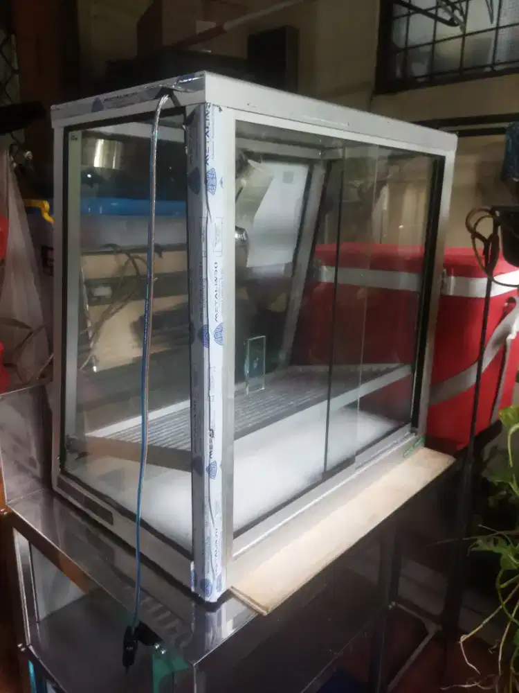 Etalase Alumunium utk gorengan / ayam crispy, Baru pakai 3 bln