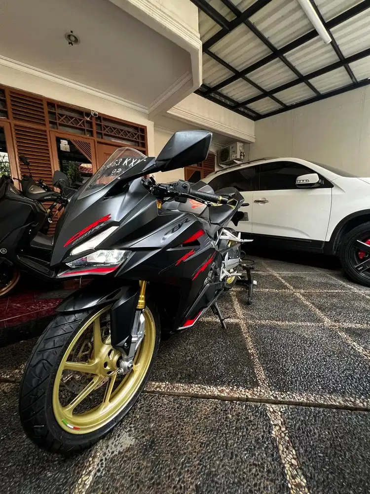 CBR 250RR or CBR 250 RR ABS Mulus Normal Km rendah
