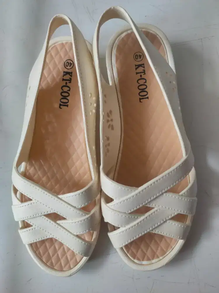 Sandal model korea buat wanita size 40