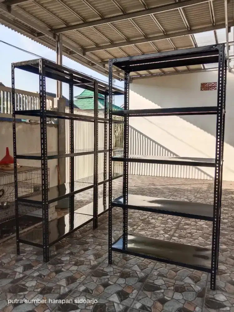 Rak besi siku lubang