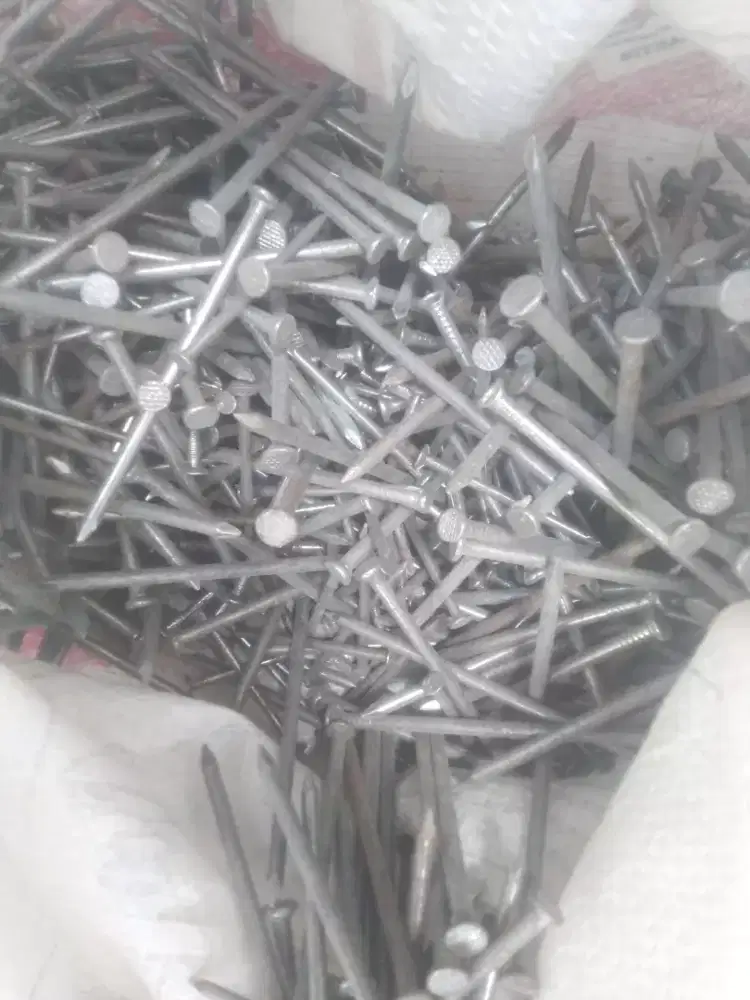 Paku usuk dan paku Reng