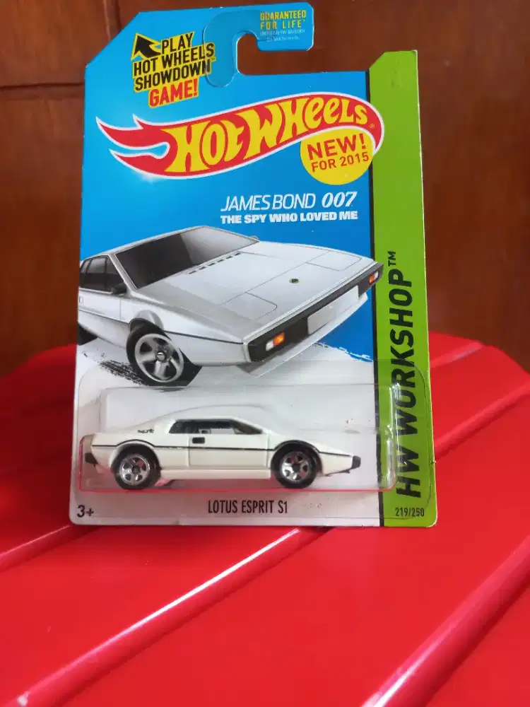 Hot Wheels Lotus Esprit S1 1975 James Bond The Spy Who Loved Me