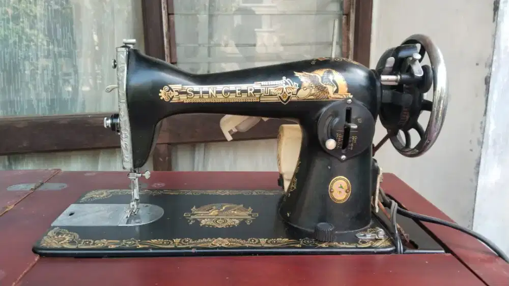 Barang Antik Singer Lemari