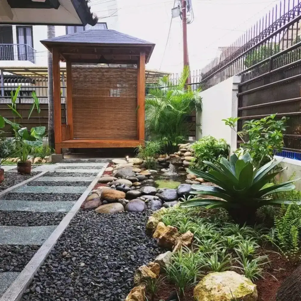 Taman dan kolam minimalis modern