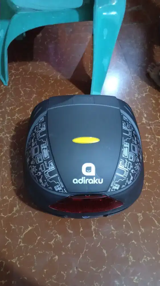 Box motor merk adira