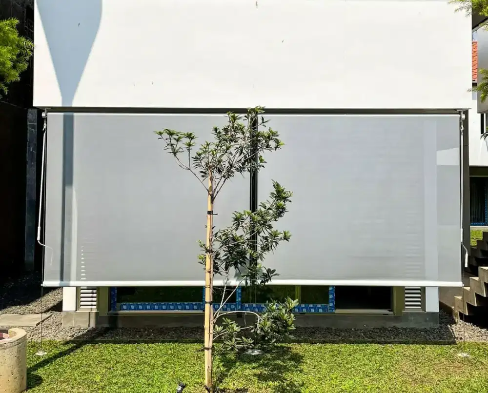 Tirai solar screen outdoor. Penahan panas sinar uv dan tampias air