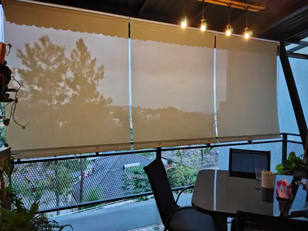 Rollerblinds tirai outdoor anti panas dan hujan. Custom ukuran