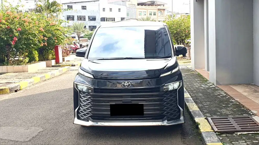 Toyota Voxy 2.0 CVT TSS Camera360 Hitam 2022 Like New Condition Record
