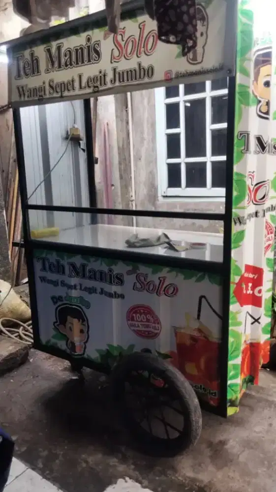 Gerobak es teh solo dejumbo jumbo