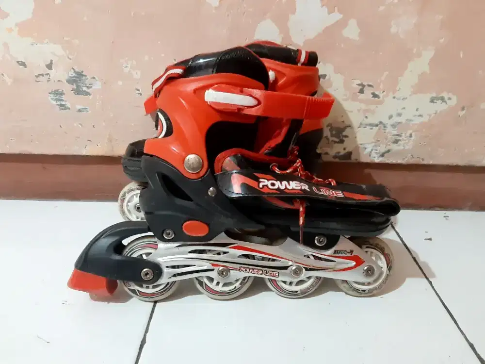 Sepatu Roda Anak Warna Merah
