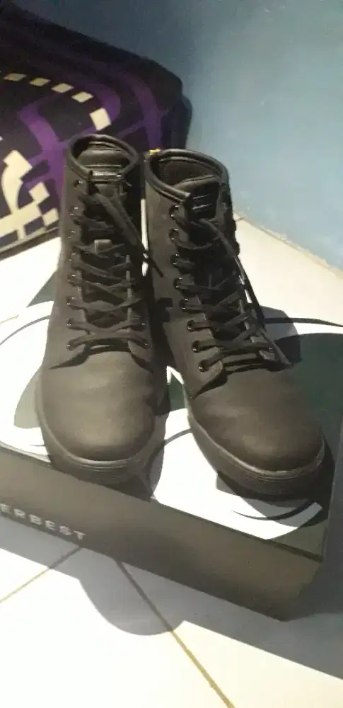 Sepatu Dr Martens