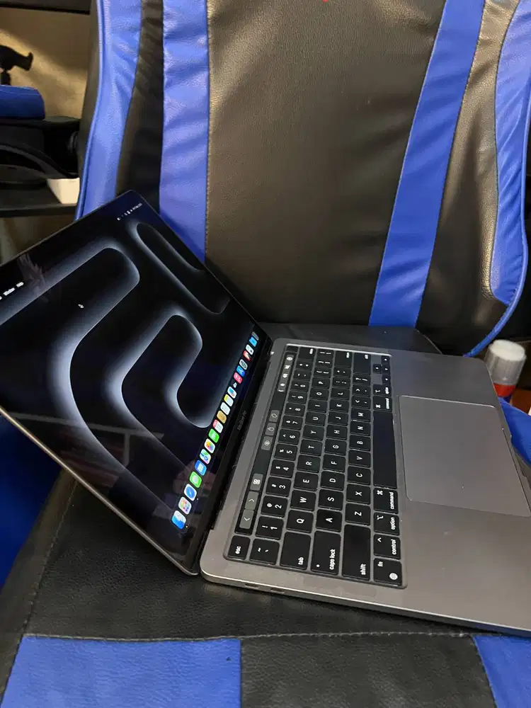 macbook m2 13.8jt charge