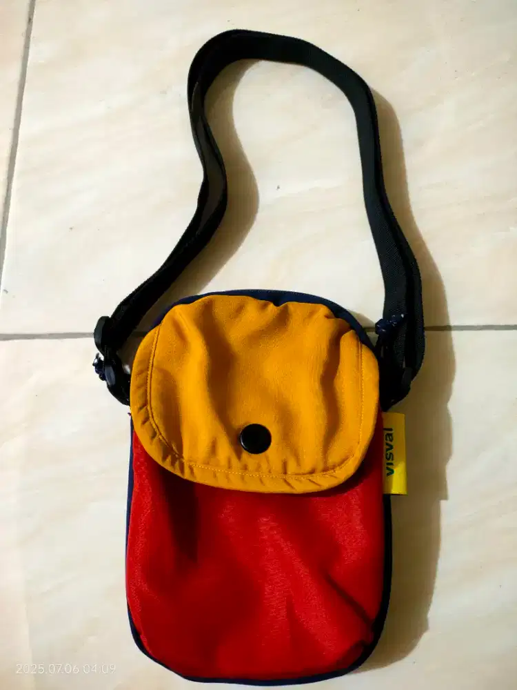 Tas Selempang Kecil Visval (artikel Lexa)