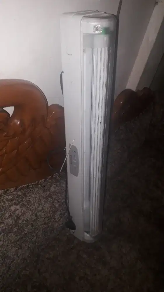 Lampu darurat philips