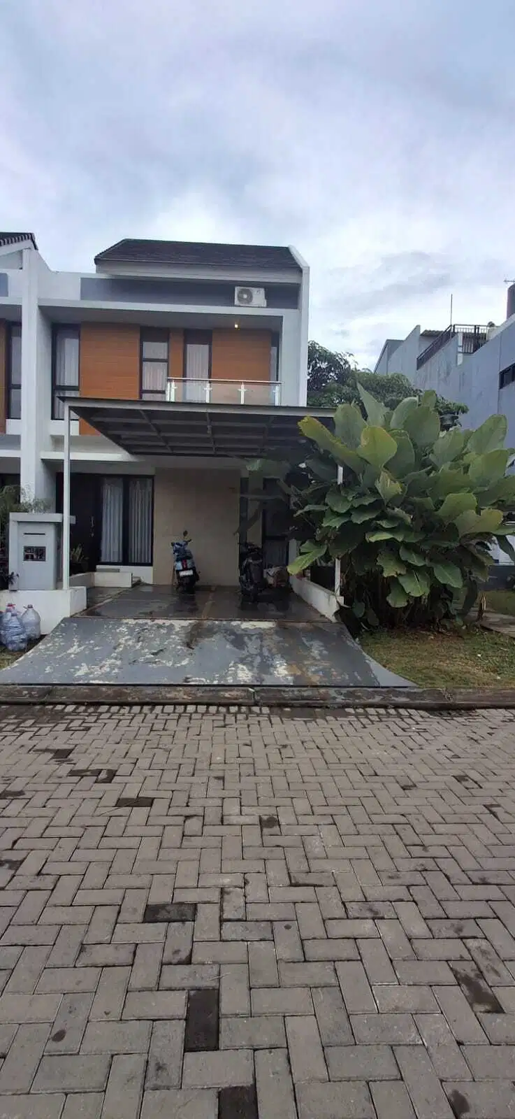 Rumah Cluster 3 lantai + rooftop