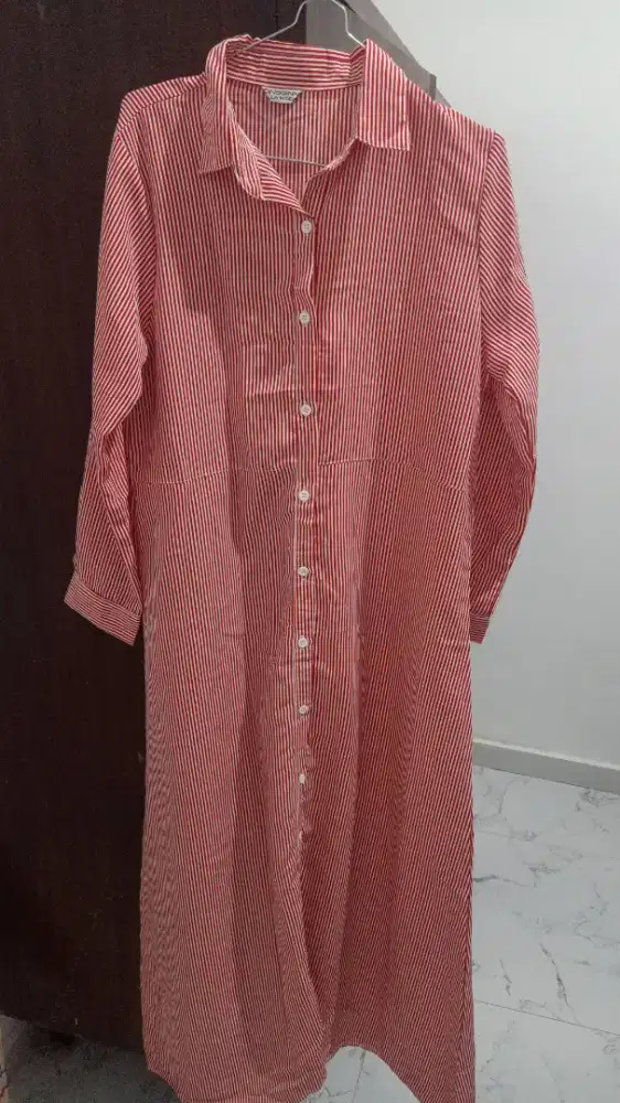 Long dress berkerah, lengan panjang