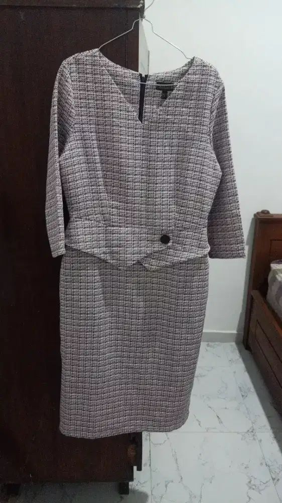 Dress MIDI lengan panjang