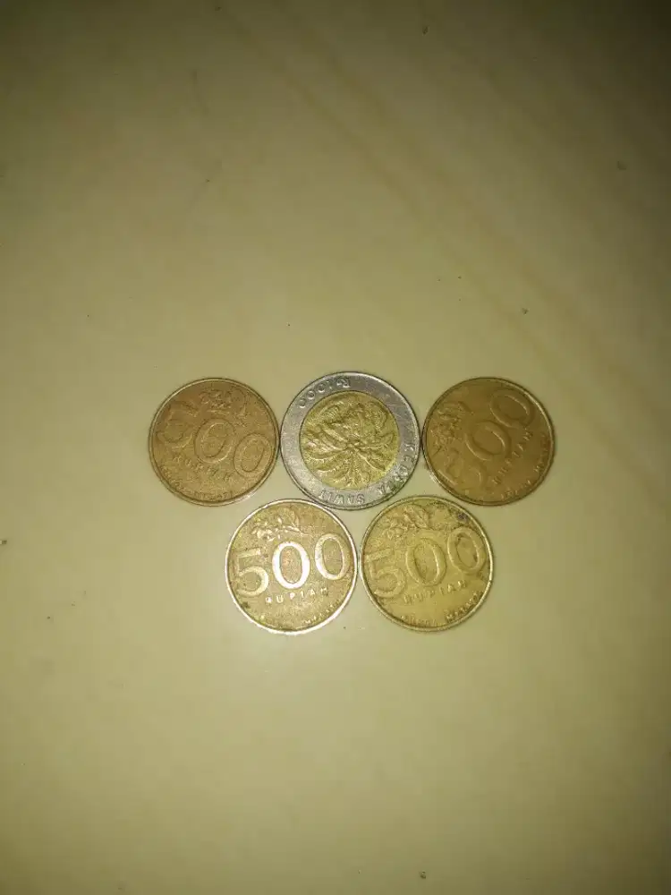 Uang koin pecahan 500 sama seribu